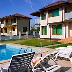 помело - Family Pomelo Villa Bulgarevo