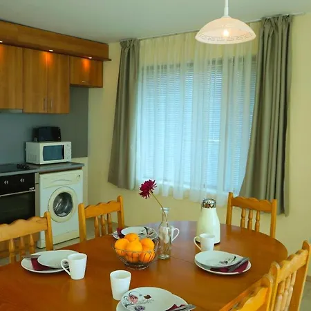 Vilă помело - Family Pomelo *