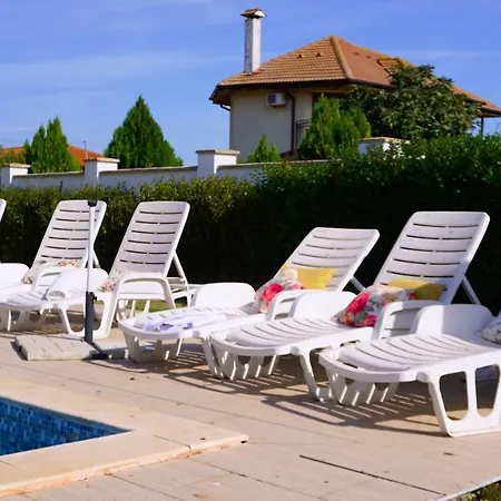 Villa помело - Family Pomelo Bŭlgarevo