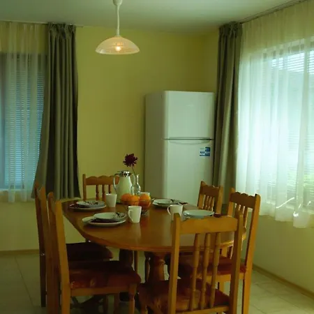 помело - Family Pomelo Bŭlgarevo